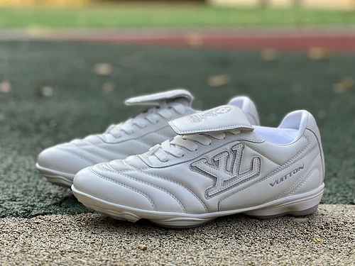 LOUIS VUITTON Footprint Soccer White Shoes