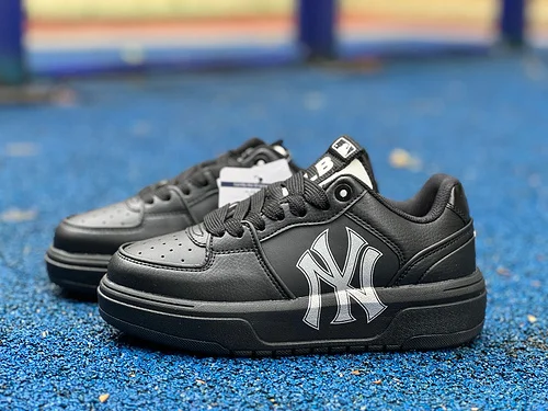 MLB Black Grey NY Print Chukky Classic Shoes