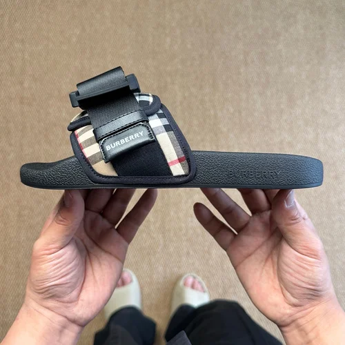 Burberry Vintage Check Buckle Slide Sandals