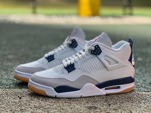 Value Version AJ4 SB White Blue Gum Sole Sneakers Nike SB x Air Jordan 4 Navy DR5415-100