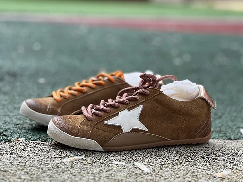 Golden Goose True-Star Leather Star Patch Tobacco Color Sneakers