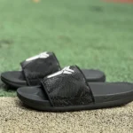 Nike Kobe Offcourt Slides Black IF2870-100
