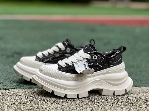 SMILEREPUBLIC Dad Shoes Black White