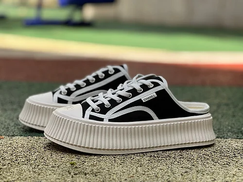 Chanel Half-Slipper Black White