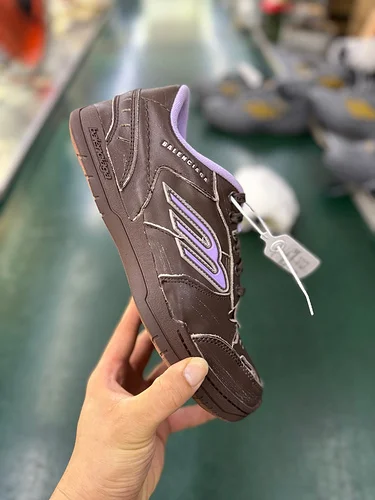 VG Version Balenciaga Hamptons Worn-Out White 18th Generation Sneakers