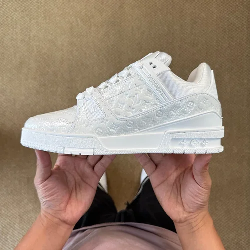 LV White Patent Leather Meteor LOUIS VUITTON Trainer