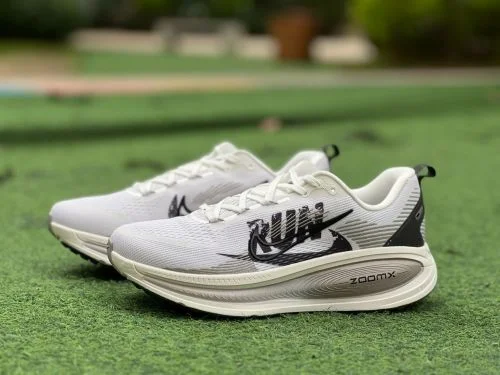 Nike Vomero 18 Running Shoes White Grey Marathon IB5726-100