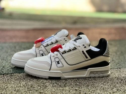 LOUIS VUITTON Trainer LV White Black