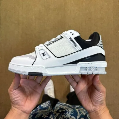 LV 2025 White Black LOUIS VUITTON Trainer