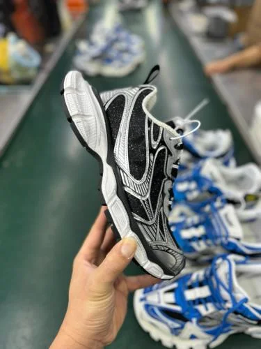 VG Balenciaga 3XL Black Silver Glitter 734731 W3XL 1080