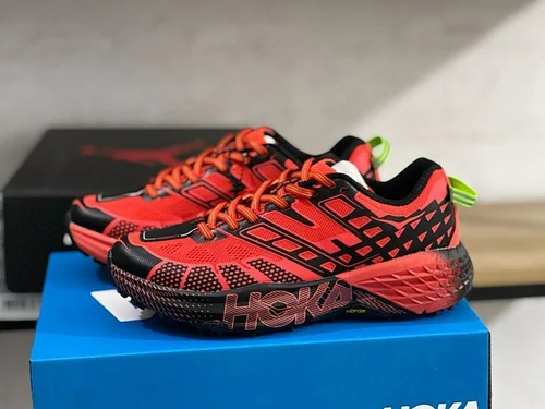HOKA ONE ONE SPEEDGOAT 2 Black Red 1162710/TLCT