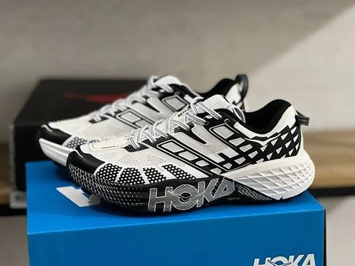 HOKA ONE ONE SPEEDGOAT 2 Black White 1162710/bkfn
