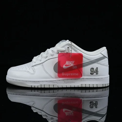 M Version Pure Original Supreme x Nike Dunk SB LOW PRO QS White HQ8487-100