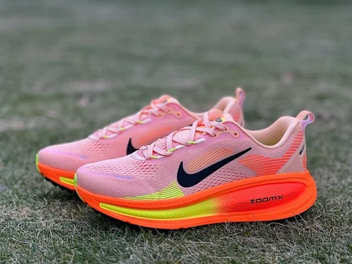 Nike VOMERO 18 Pink Marathon HM6803-700