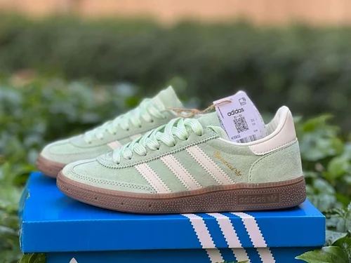 A Pure Original Adidas Handball Spezial White Green KI5932