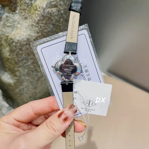 Van Cleef & Arpels Watch Van Cleef Arpels 27mm 9nms