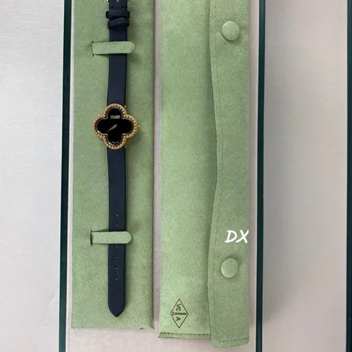 Van Cleef & Arpels Watch Van Cleef Arpels 30mm 2nms