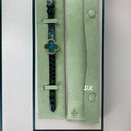 Van Cleef & Arpels Watch Van Cleef Arpels 30mm 2nms