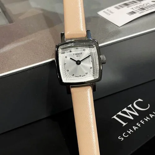 Van Cleef & Arpels Watch Van Cleef Arpels 30mm