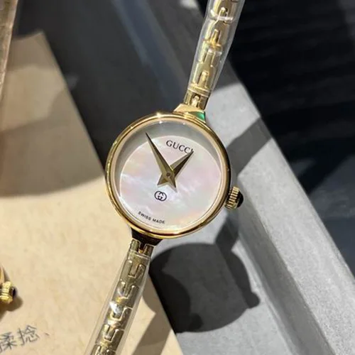 Gucci Watch Gucci 24X22.5mm