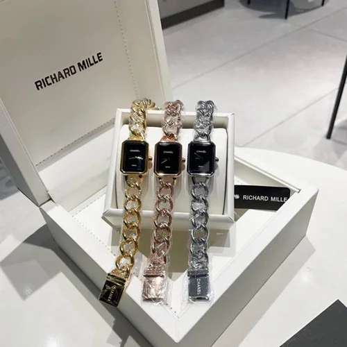 Chanel Watch Chanel 26X20cm